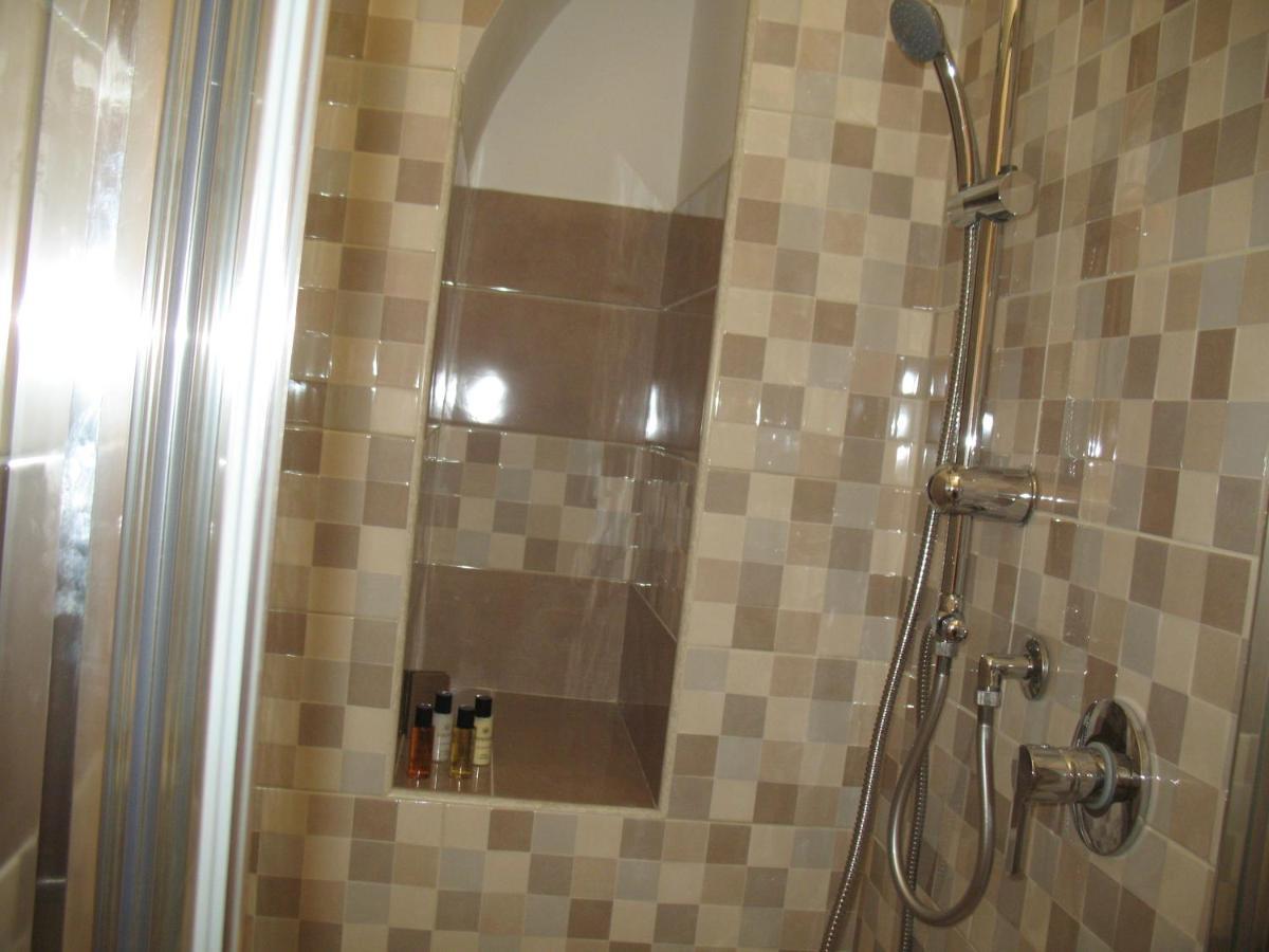 Bed&Bed Tommaso Fazzello Only Rooms Taormina Exterior foto