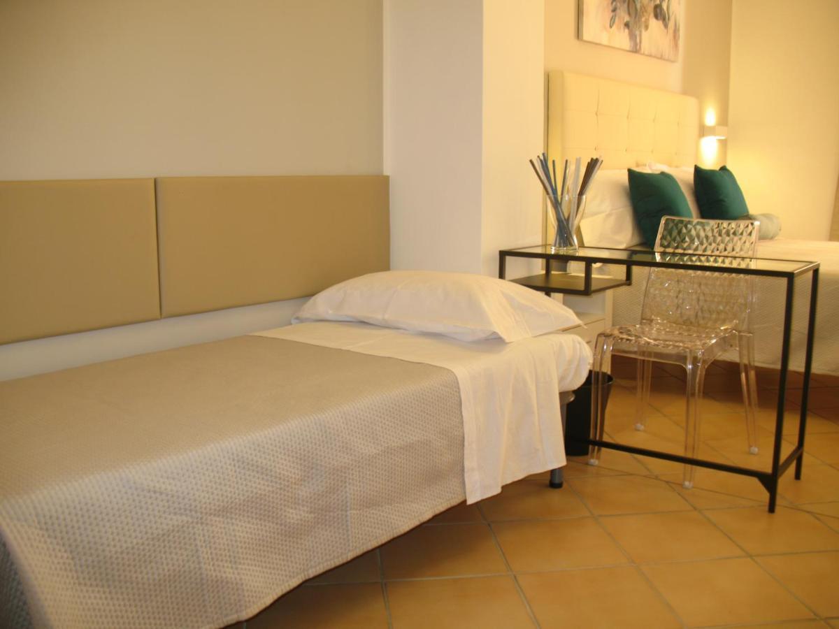 Bed&Bed Tommaso Fazzello Only Rooms Taormina Exterior foto